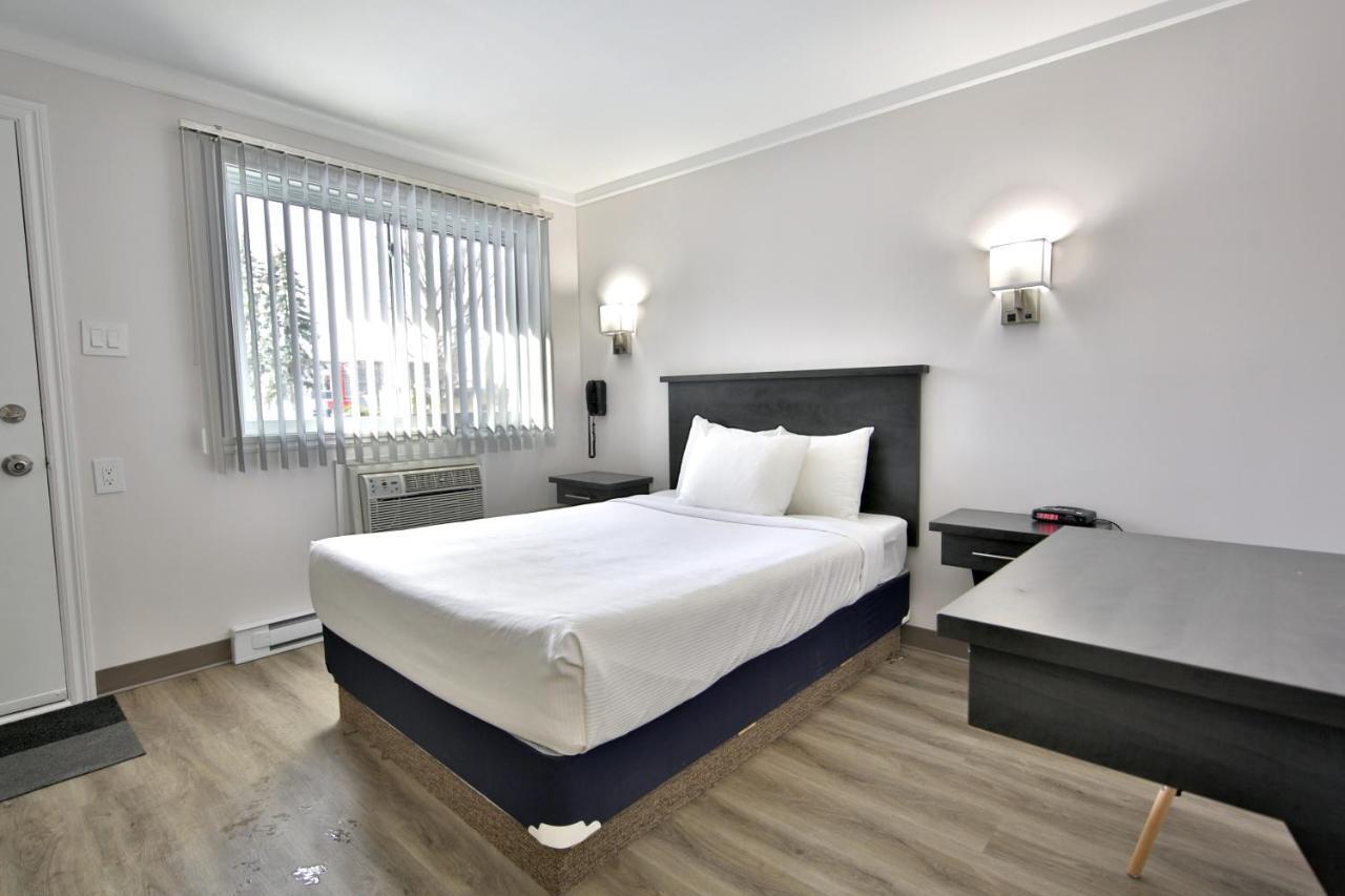 Motel Newstar Laval Exteriér fotografie